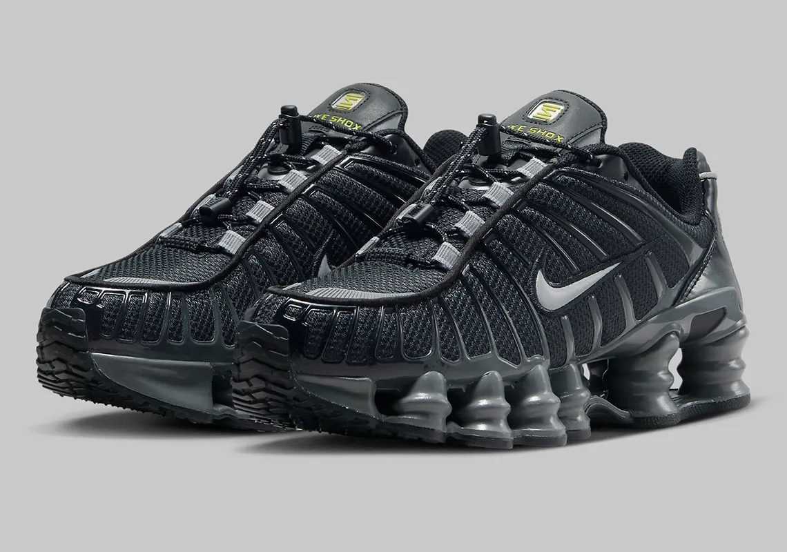 nike shox tl 以黑灰色配色重新亮相