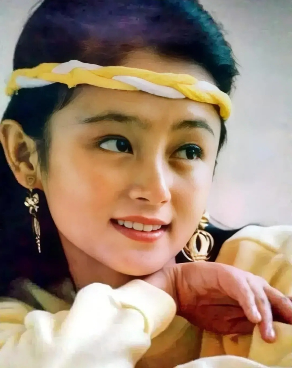 林青霞和陈红同样都是17岁,你觉得谁更美呢?