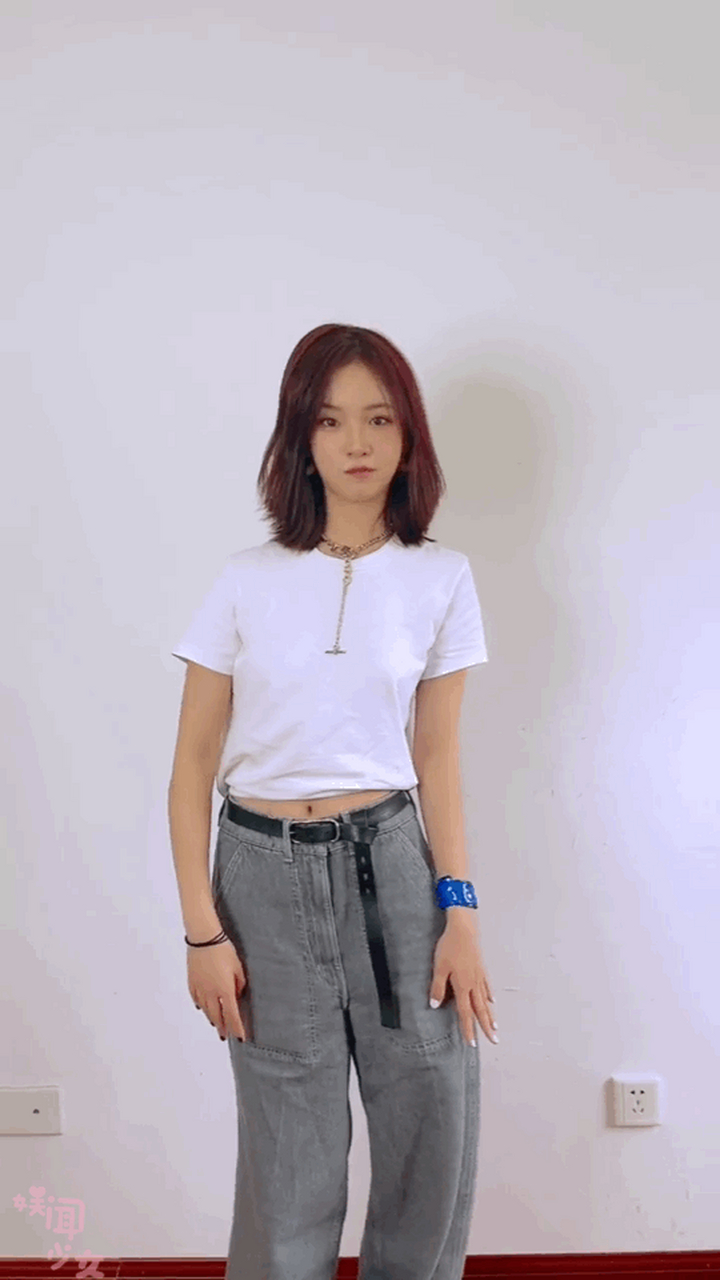 李庚希跳舞,跳的很好,下次不许再跳了,又成功敷衍我们一次#gif创作人