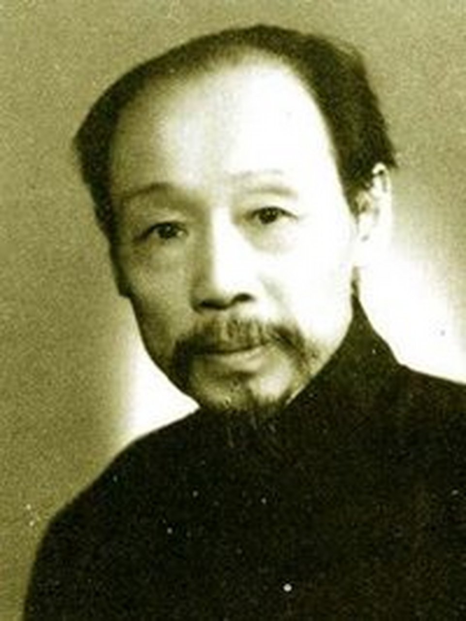 萧龙友先生是一位大医,他时时心念中医,十分忧心中医的存亡.