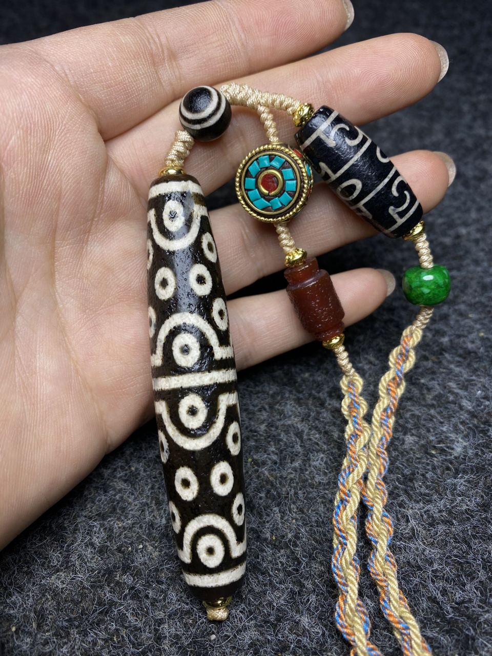 宫廷御用寿字盒内放天珠项链 天珠咬色清晰质地细腻自然风化罕见珍品