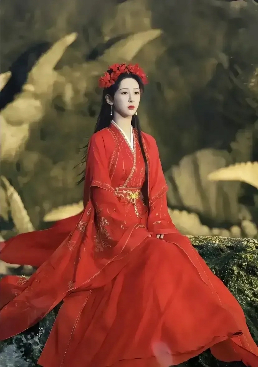 当年秦俊杰和杨紫恋爱的时候,第一次见到赵丽颖,他不禁脱口而出:"好