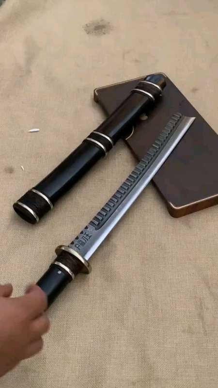 「鉴赏」中国四大名刀"户撒平头刀月牙型"花纹钢-度小视