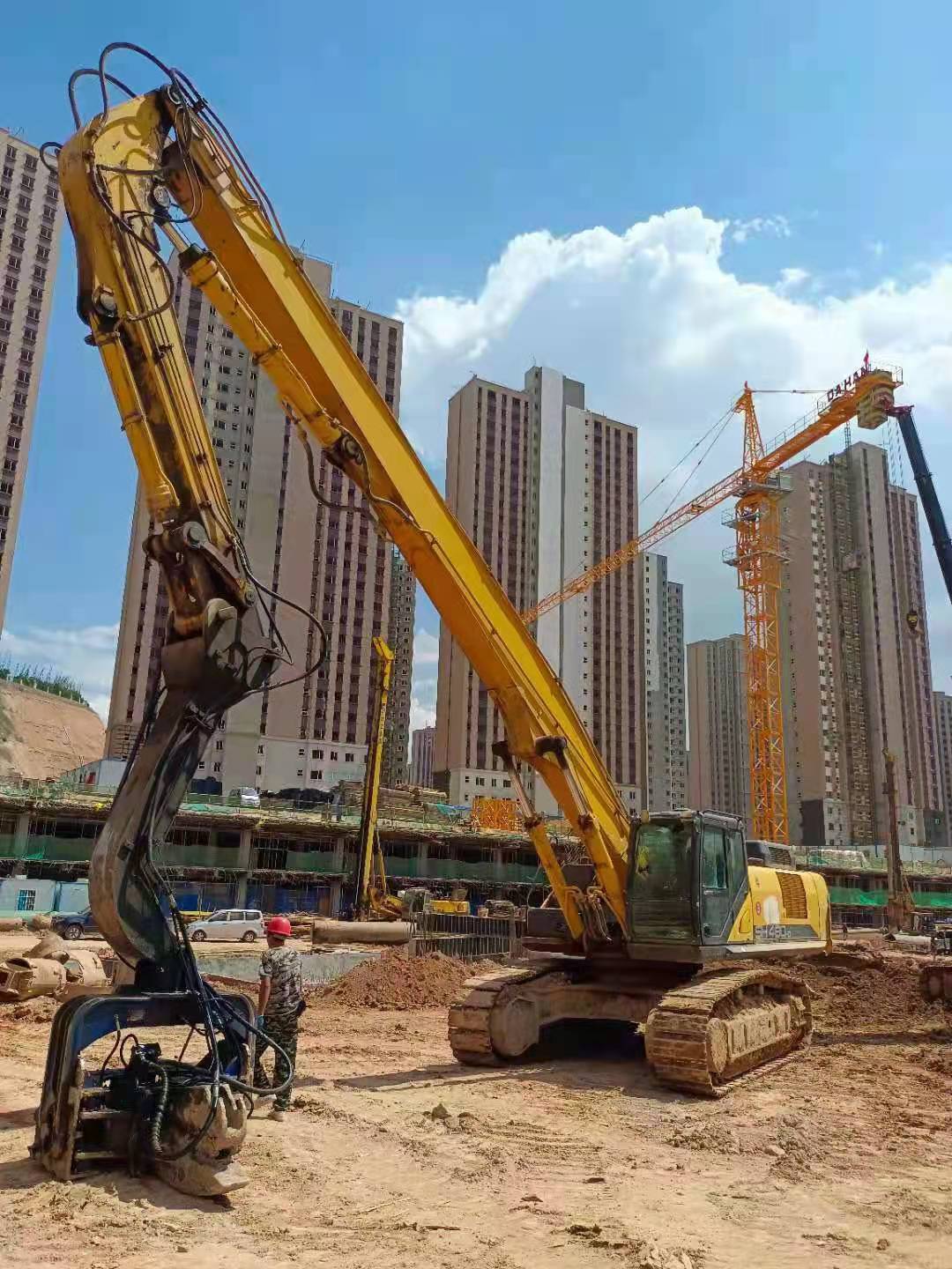 西安泽洲:高频液压打桩机,钢板桩,加长臂,伸缩臂租赁