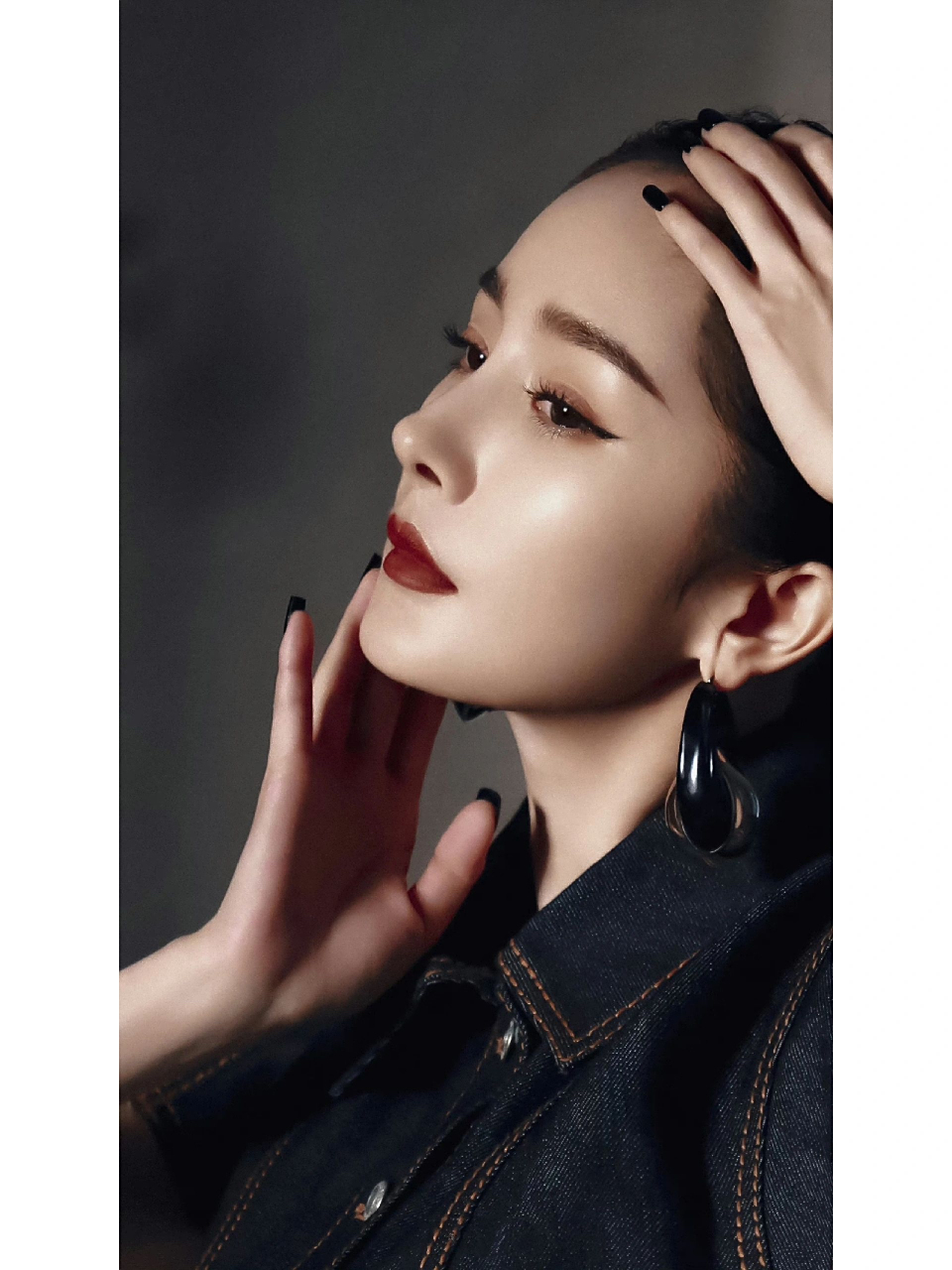 时尚穿搭# #明星穿搭# 烈焰红唇92杨幂这种浓颜系美女真的很适合