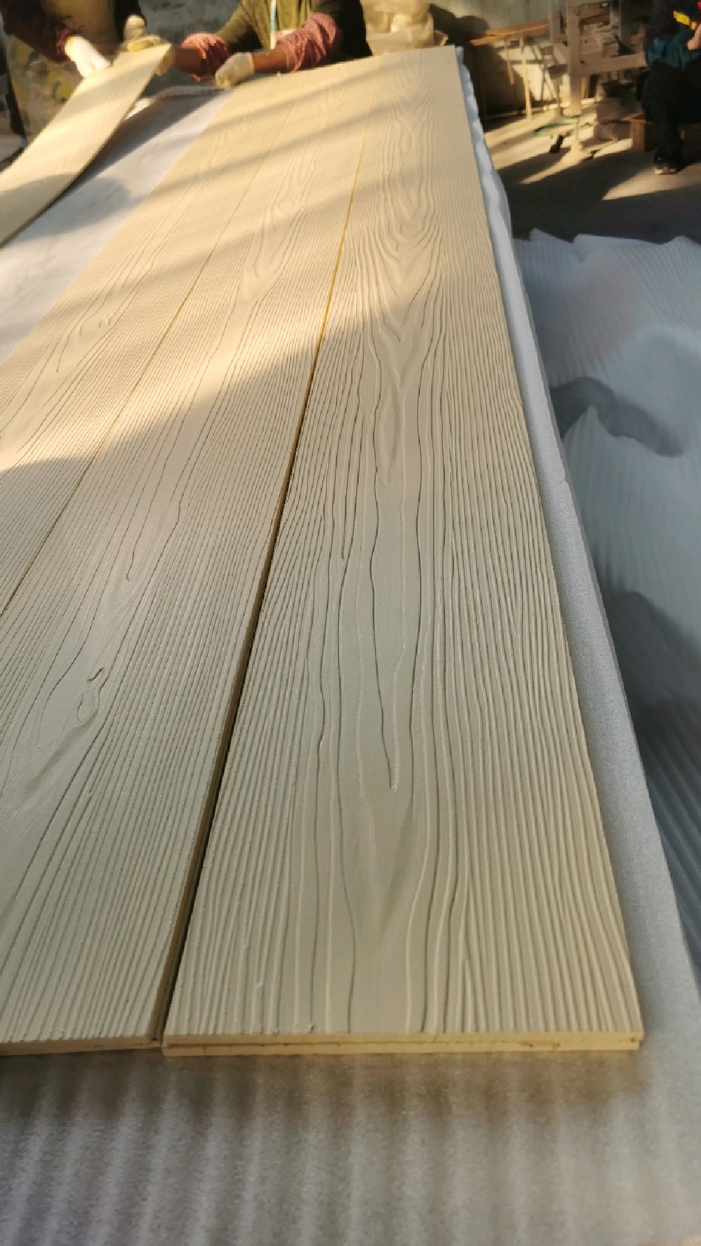 水泥纤维材质木纹板批叠板埃特板外墙装饰板饰面板-度小视