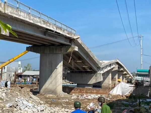 越南造价1500万的大桥轰然倒塌（豆腐渣工程）