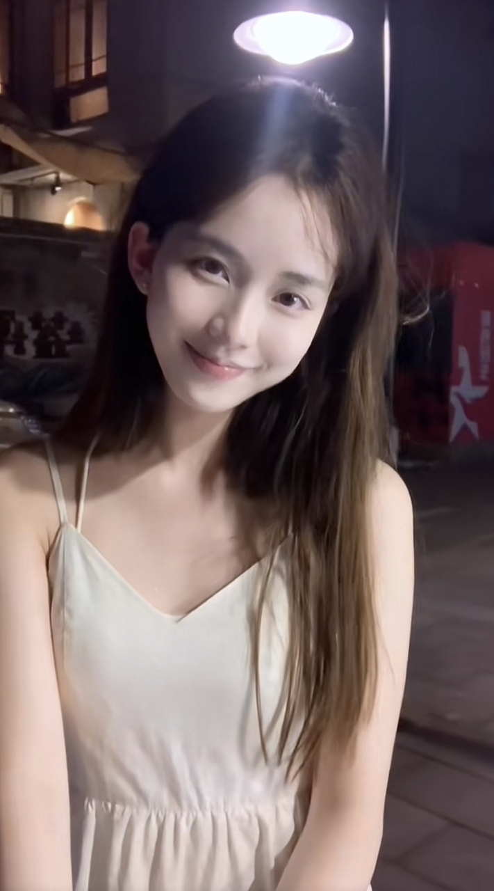 盘点抖音五位,你看一眼就会爱上的女大学生.