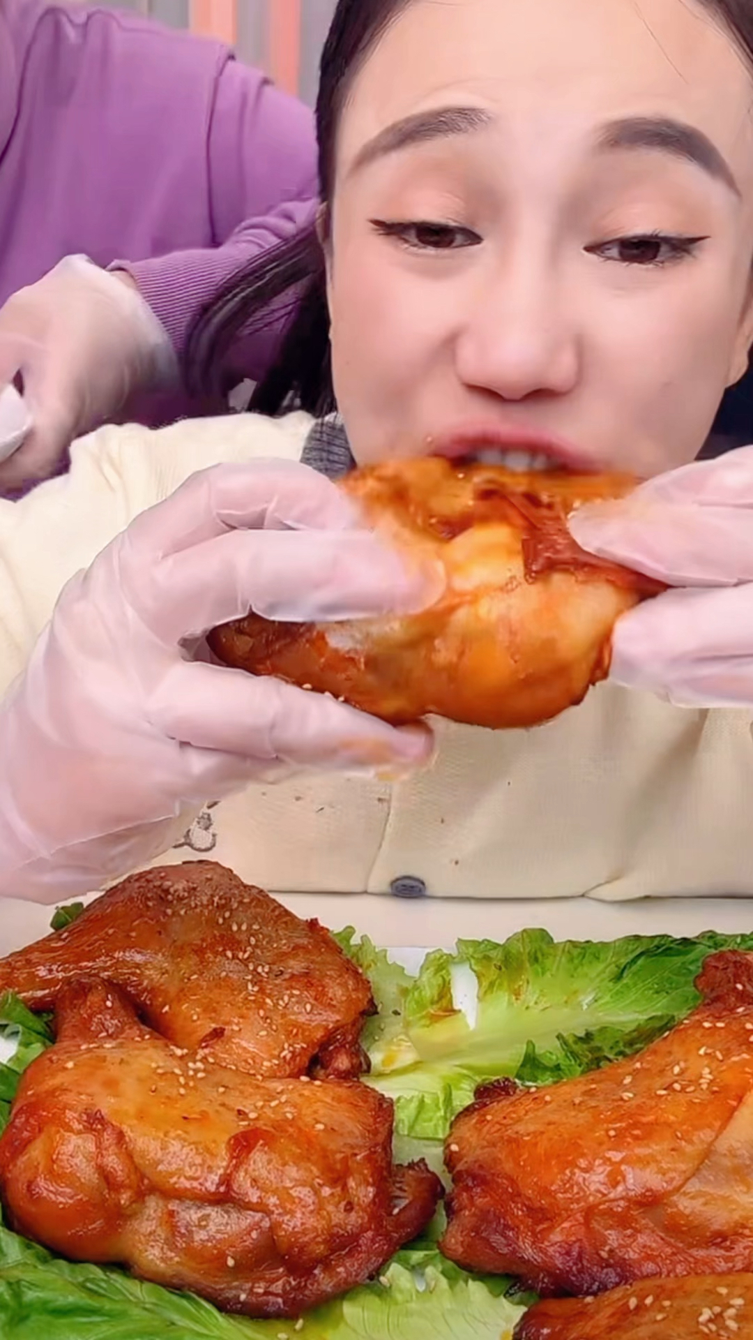 鸡腿好不好吃看美女表情