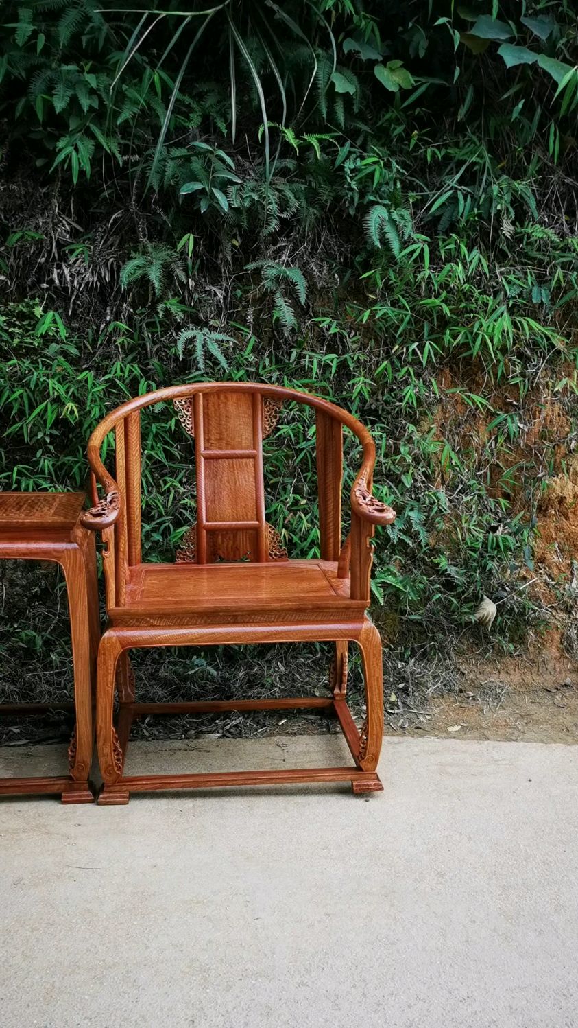 大果紫檀虎皮纹皇宫椅三件套欣赏,这选料这做工,质量真杠杠的.