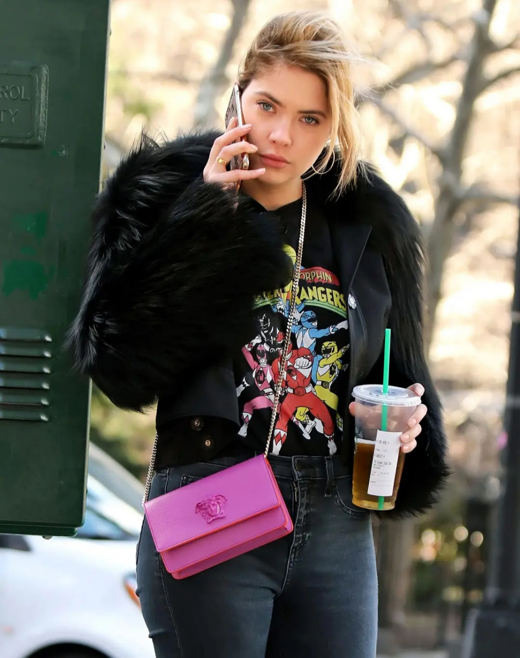 女星艾什莉·本森(ashley benson)的迷人风采