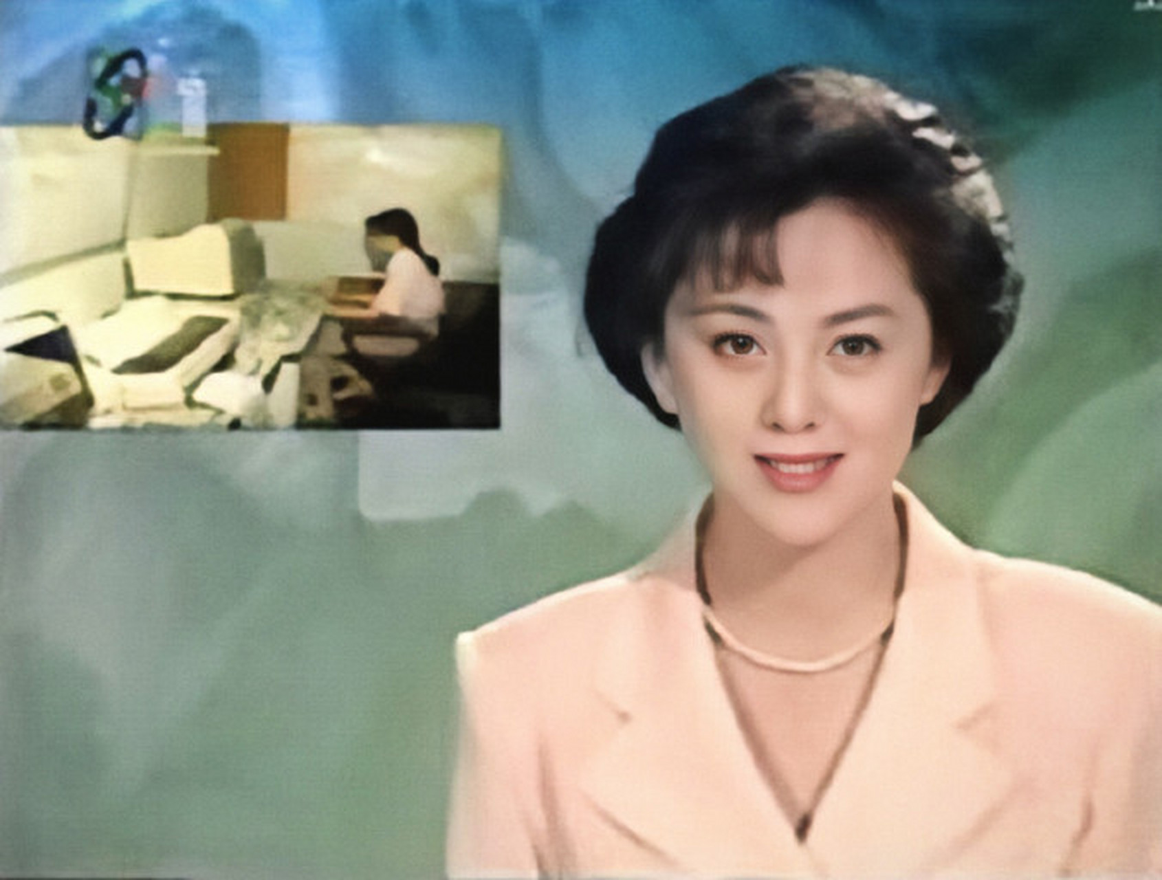 央视主持海霞满脸疲惫,略显苍老,看着快哭的表情为家乡河南加油: "