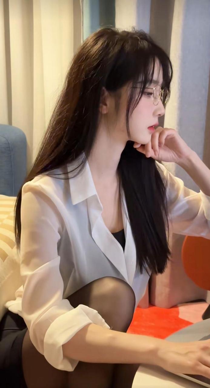 清纯可爱的性感小姐姐#时尚穿搭# #性感美女
