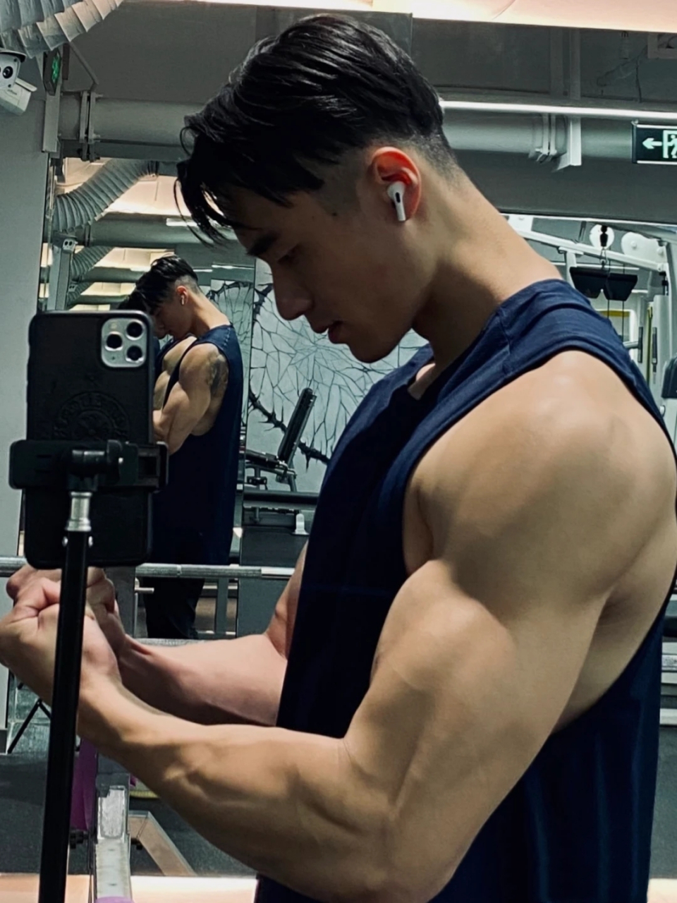 都是粗壮有安全感的手臂,你get到哪个的美感?#肌肉型男