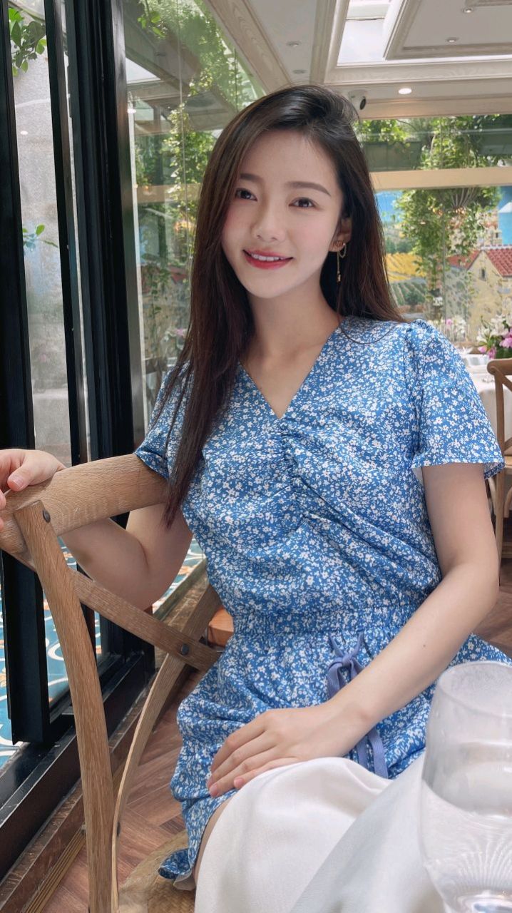 美女演员陈艳茜