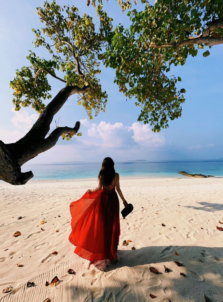 马尔代夫旅游攻略之穿搭 在马代建议大家还是多穿和沙滩海洋对比强烈