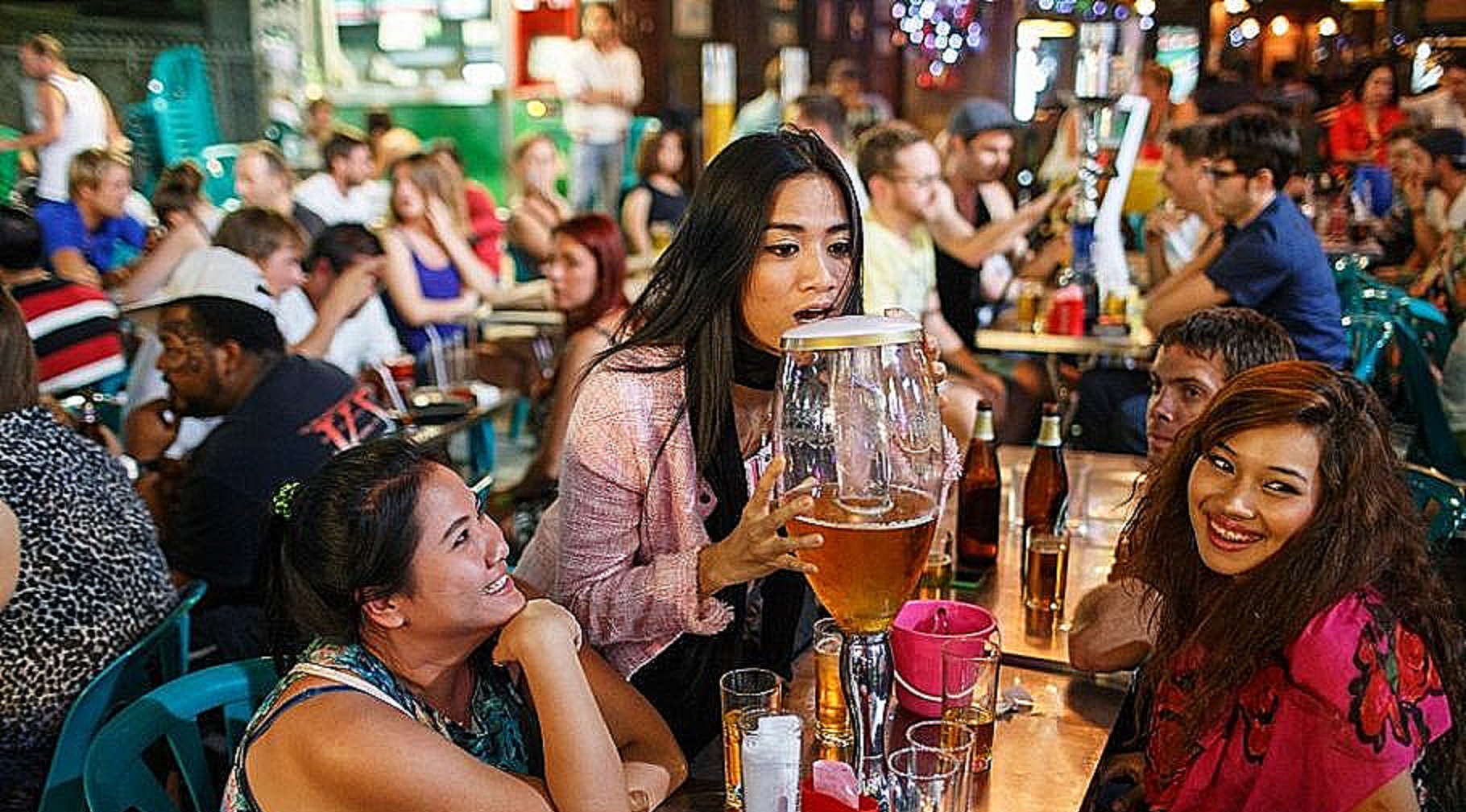 泰国曼谷受欢迎的女士酒吧ladies bars