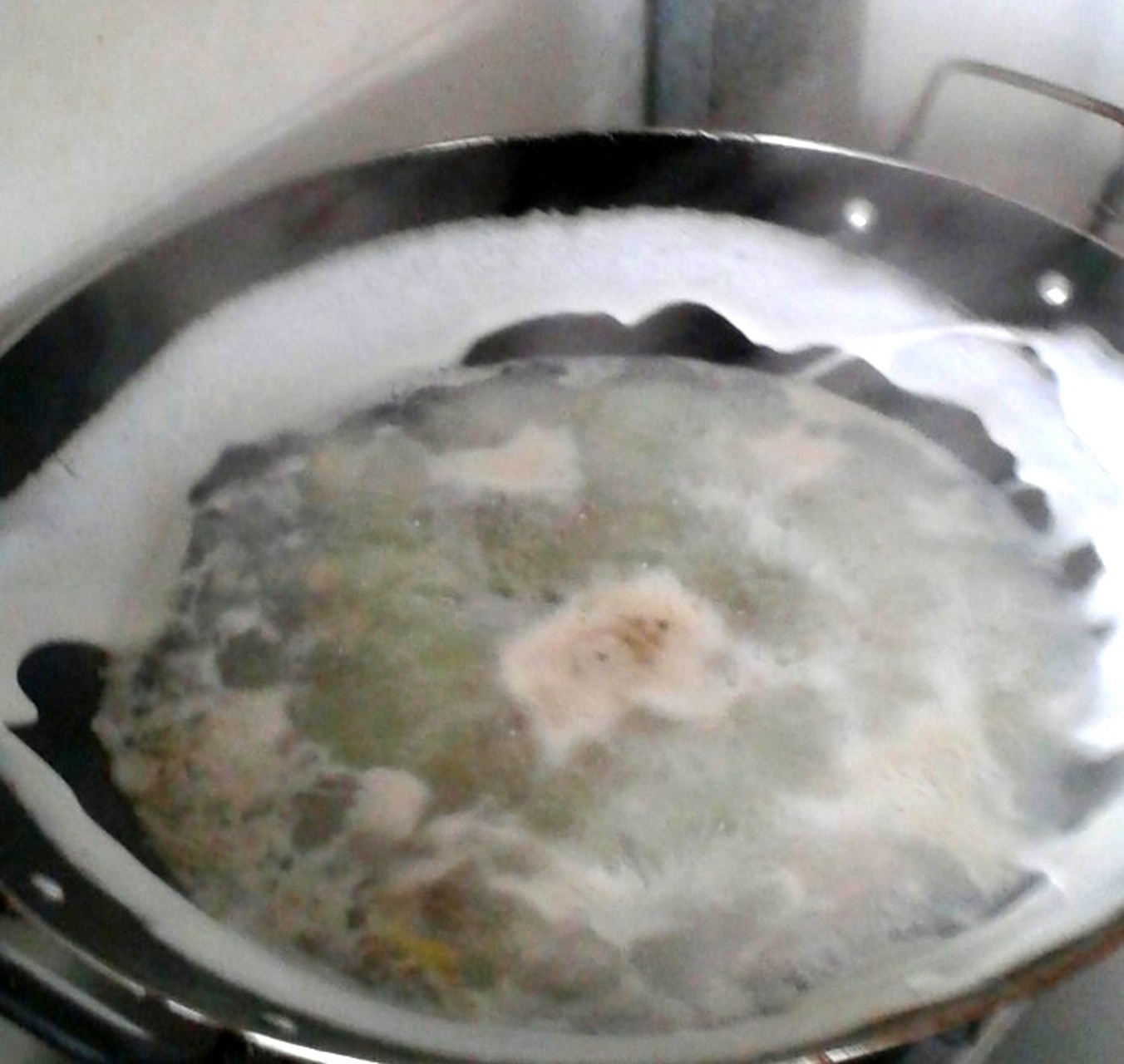 【#珠海#寻味之鲜滑---锅边糍】锅边糍,在斗门地区已有较长的历史了