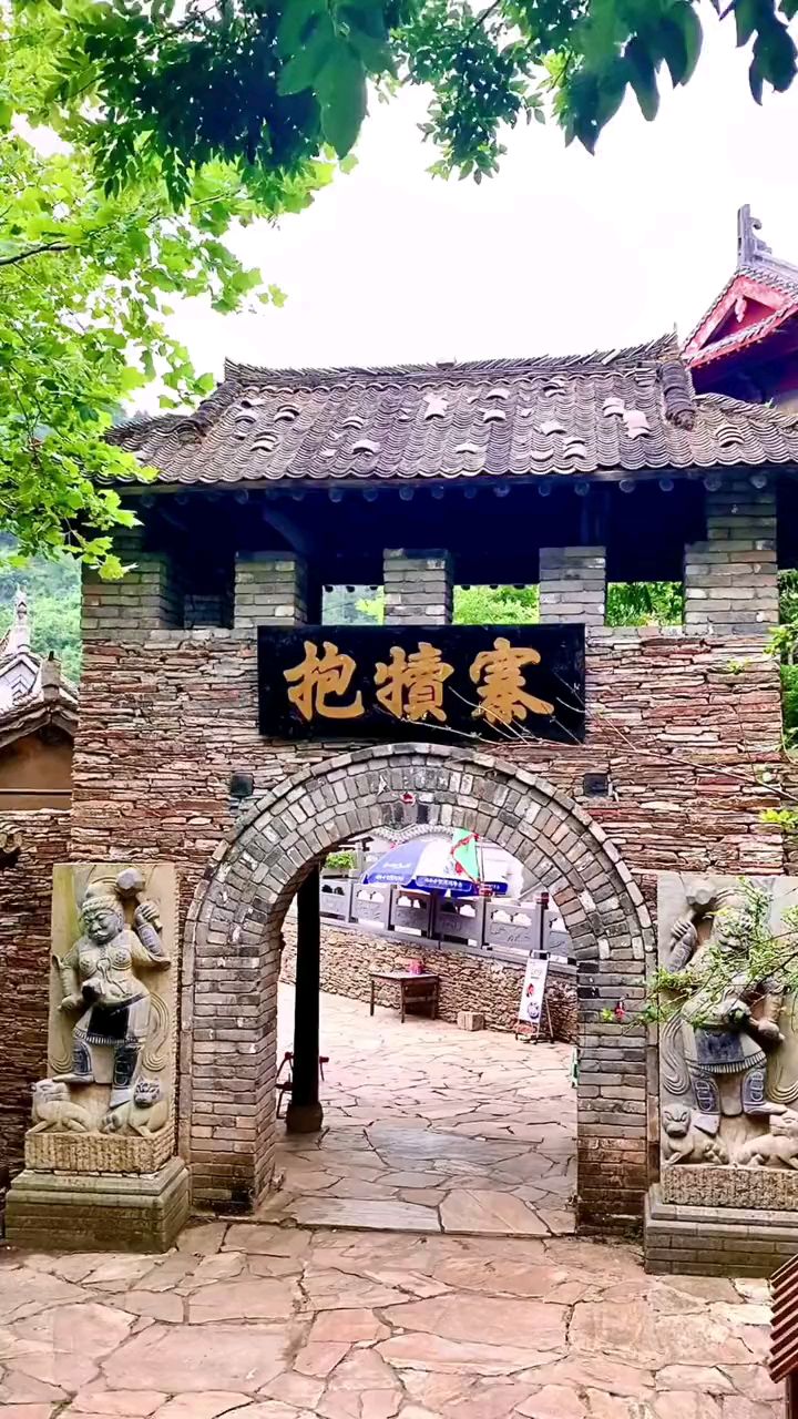 感受大自然的气息和美景 ,抱犊寨位于洛阳栾川县境内,心烦了可以来转