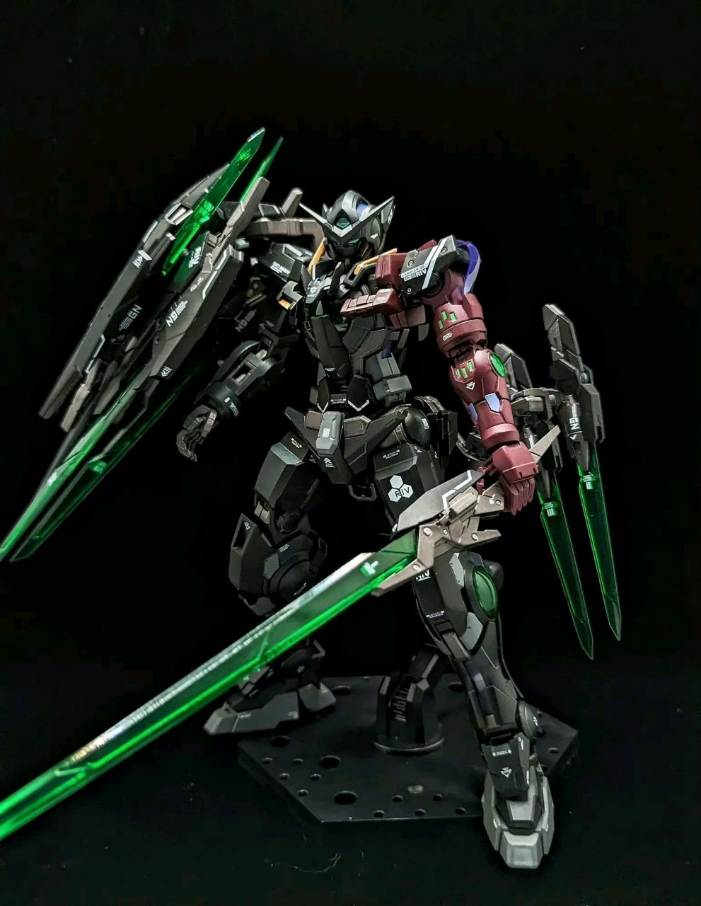 达人制作:mg格拉汉姆高达(超限战旗配色),by ふぉれすた.