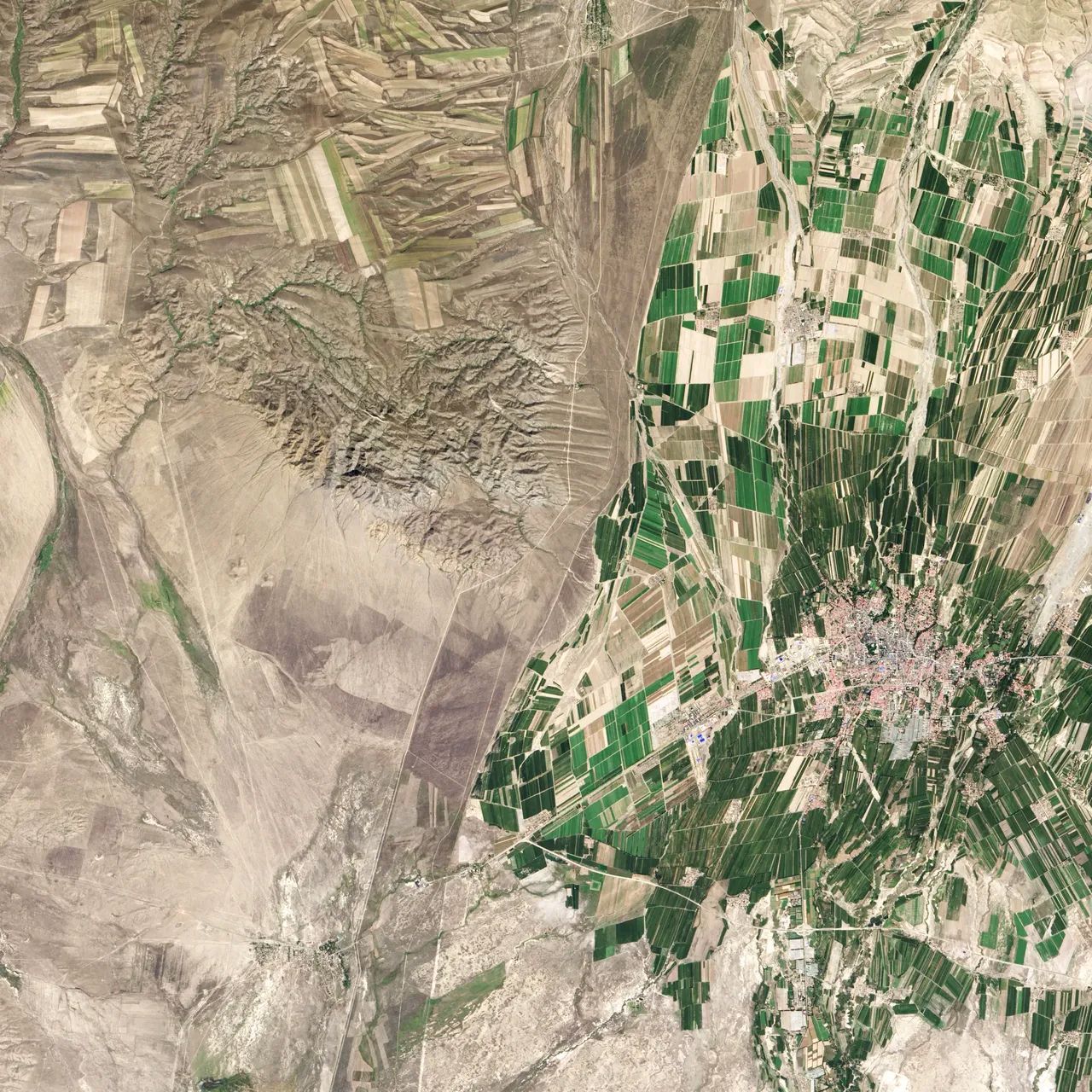 哈萨克斯坦卫星地图图片