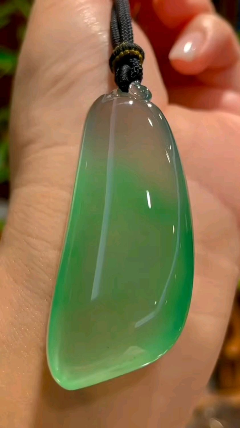 分享翡翠大素瓜吊坠.