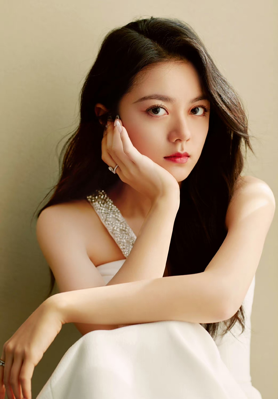 赵今麦的美,尽在不言中.