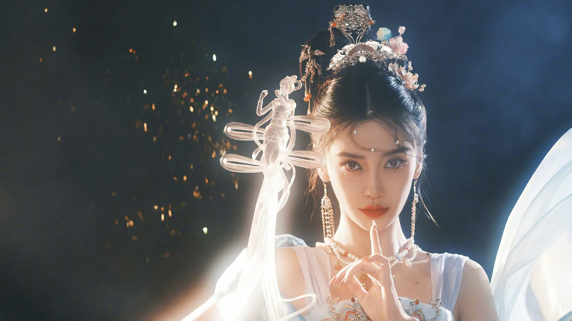 angelababy敦煌飞天造型