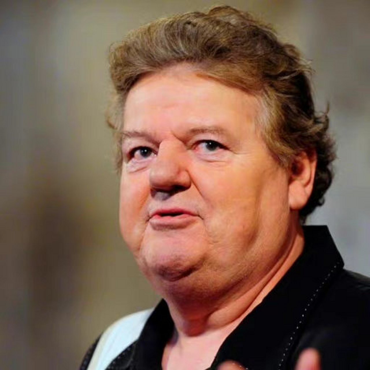 【哈利波特海格扮演者回霍格沃茨了】据报道,《哈利·波特》中海格