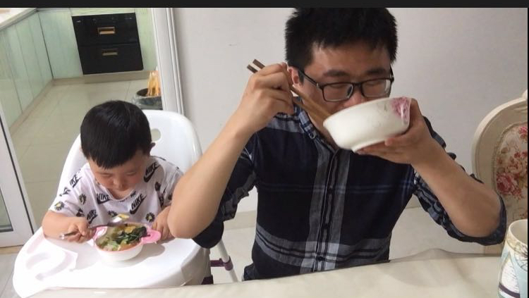 今天继续带娃做饭,今天来个冬瓜烧排骨,丝瓜鸡蛋汤,炒个青菜