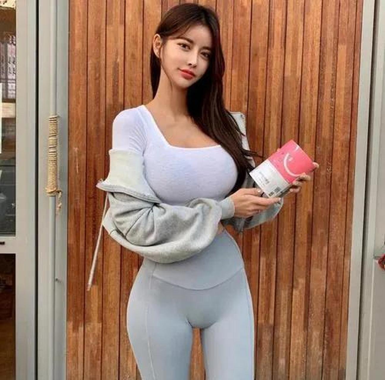 韩国健体模特大赛冠军李燕花(一).