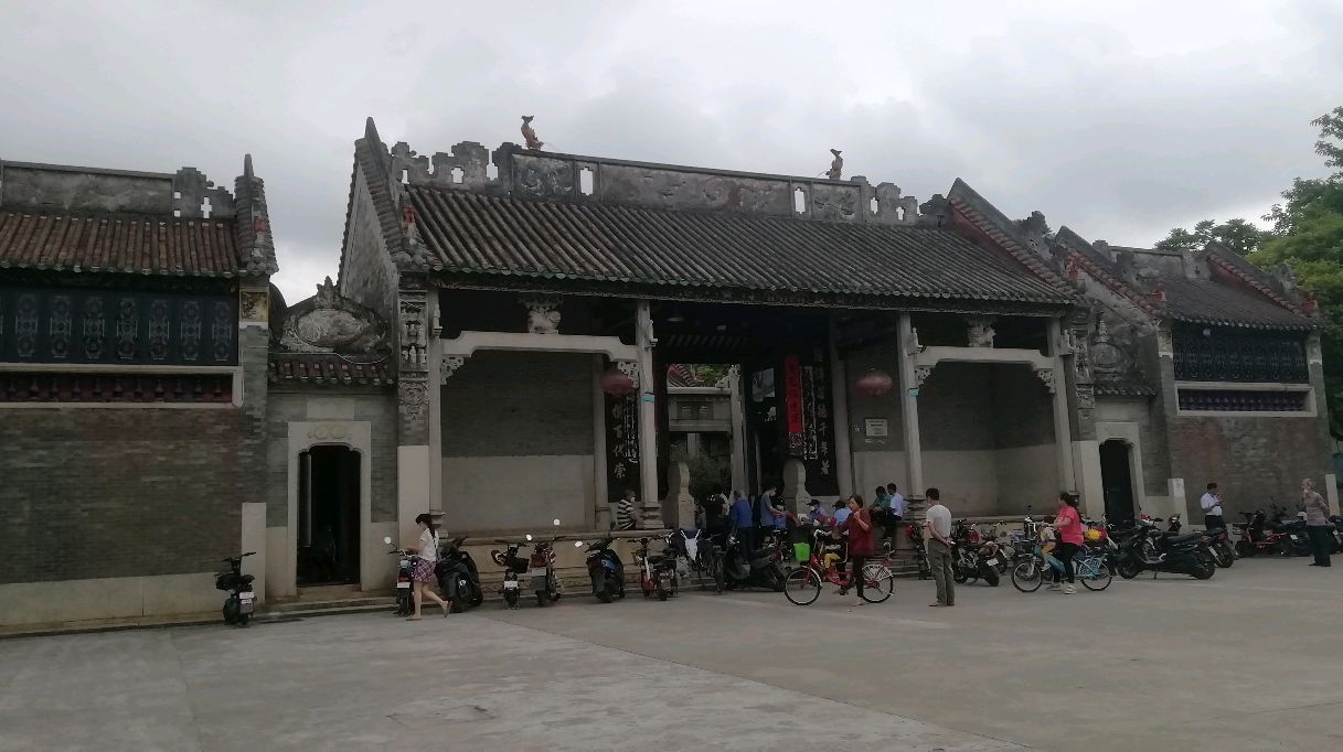 广州番禺区钟村街道谢村的襟湖李公祠