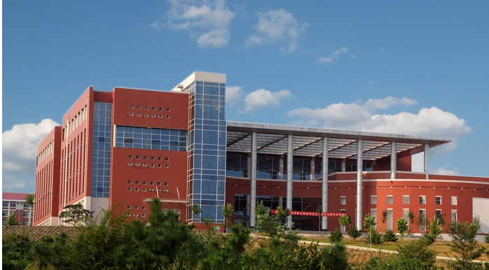 莱芜有什么大学?