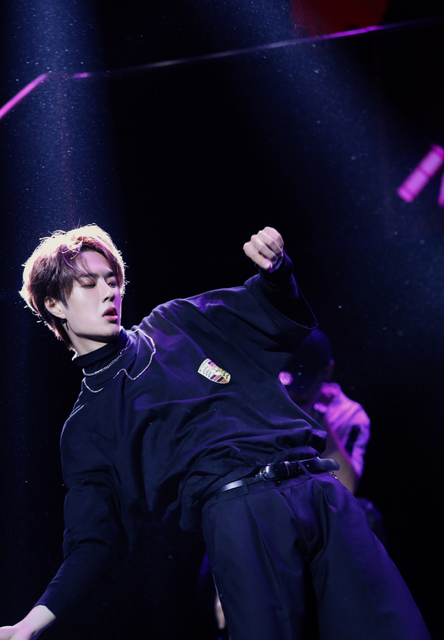 王一博拽王舞台 #王一博# #乐享周末分享吧