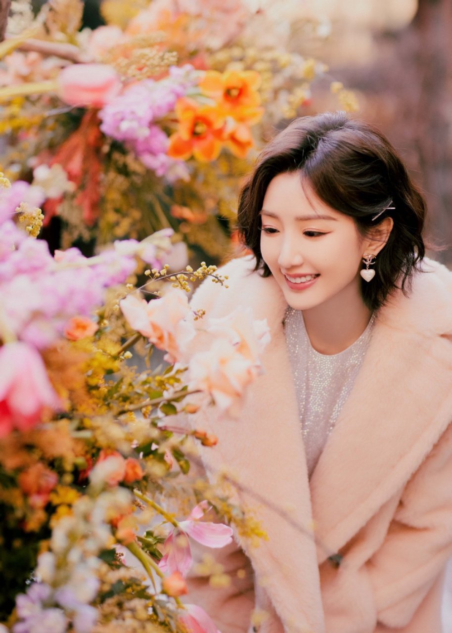 毛晓彤高清壁纸头像(六十四)[色]