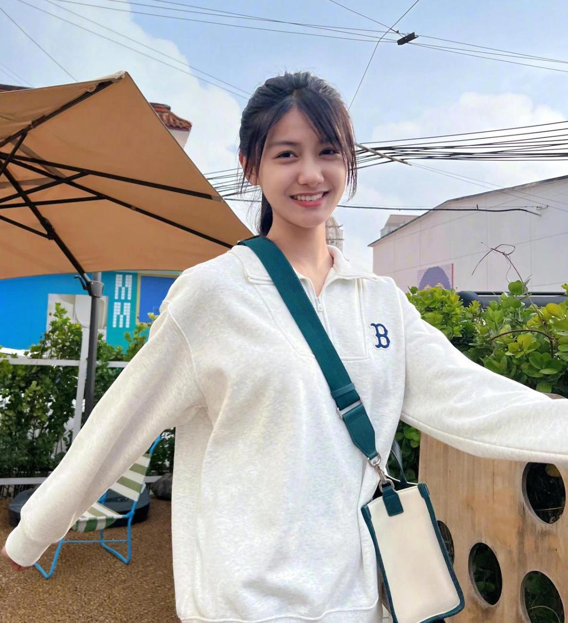 美女演员张籽沐,甜美可爱,青春灵动,活力满满的宝藏女孩,太美啦!