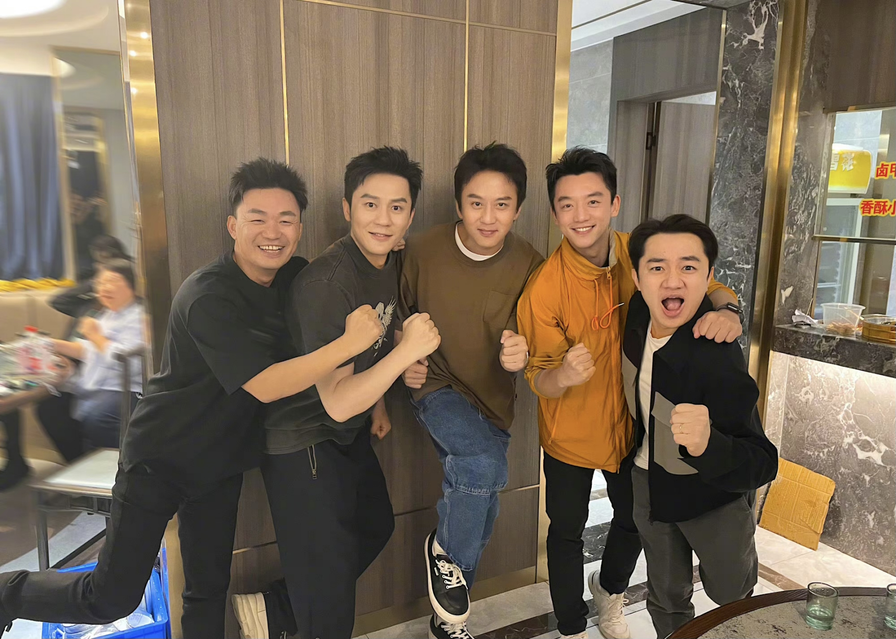 哇唔,又是一波回忆杀,那时叫奔跑吧兄弟第一季