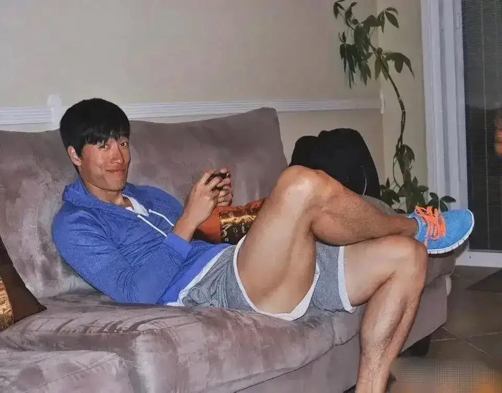 10年前的刘翔! 看看这腿上的肌肉… 世界冠军不是那么好拿的!