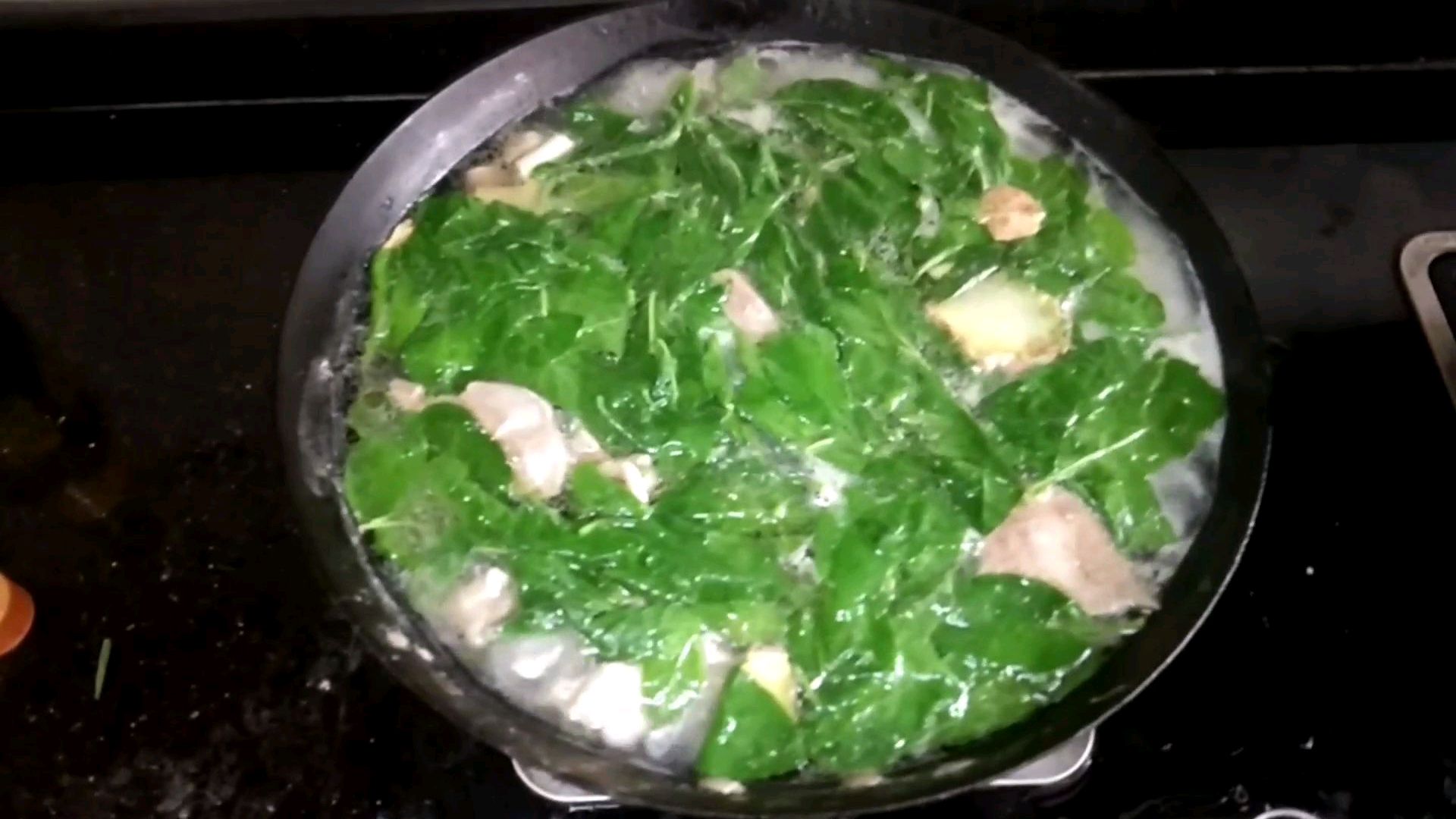 用这种方法做出简单又鲜甜的枸杞瘦肉猪肝汤