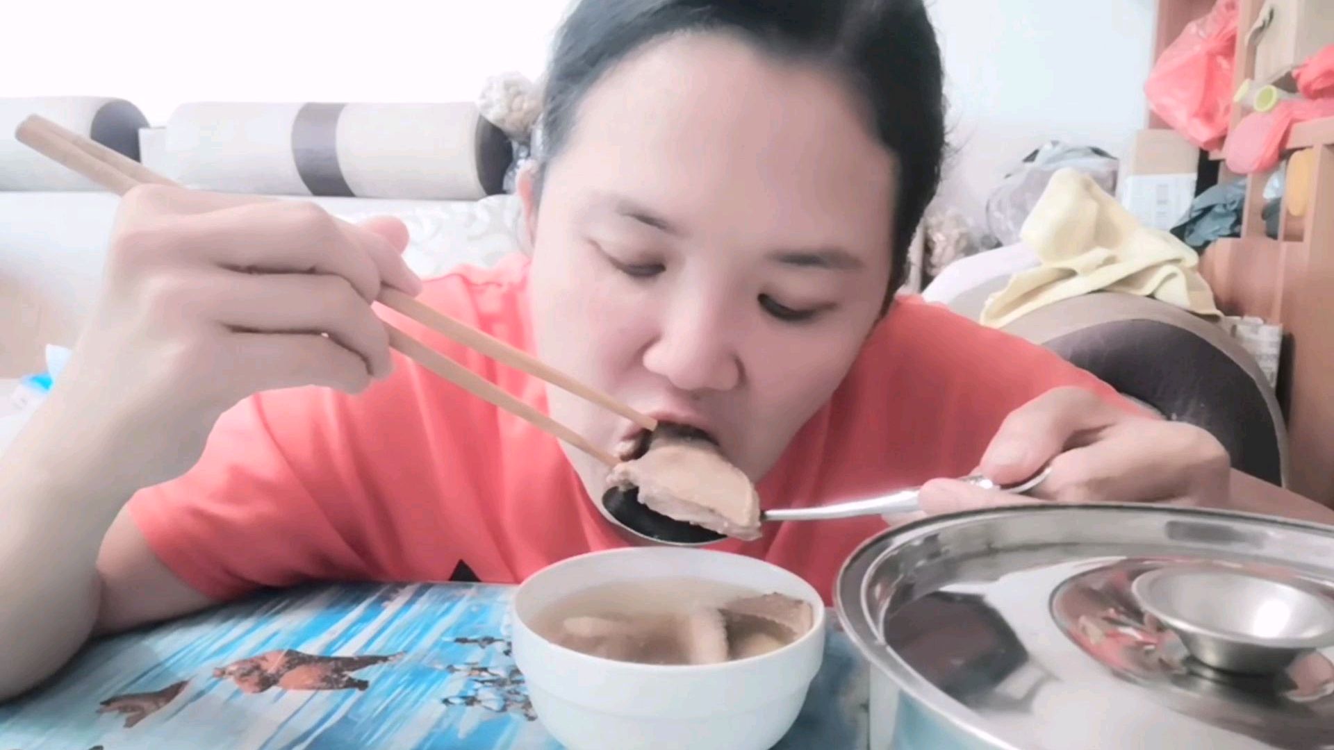 夏天多喝,西洋参红枣鸽子汤,清汤肉滑,具有:补气血,安神作用