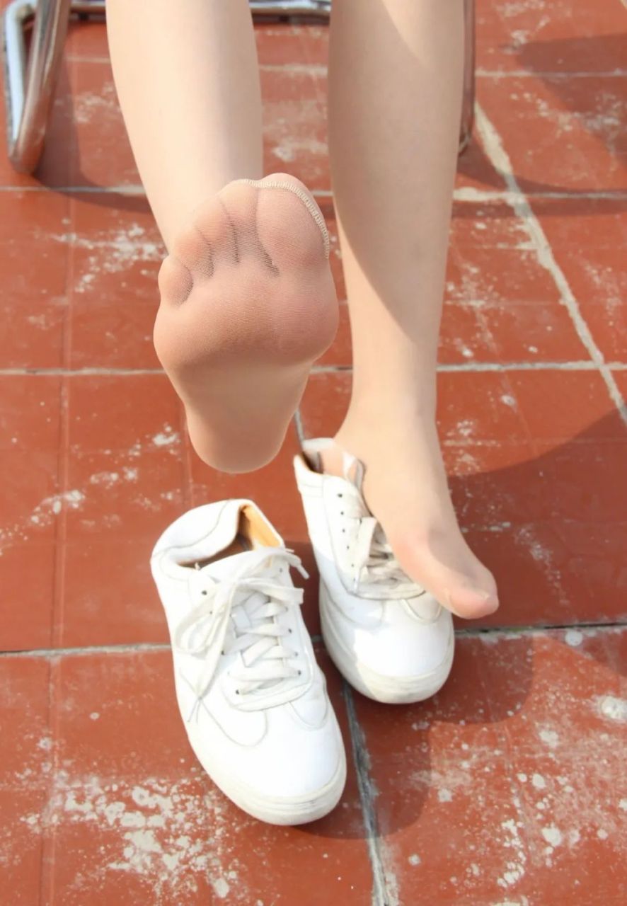 丝袜运动鞋#丝袜# #高跟鞋# #日常穿搭