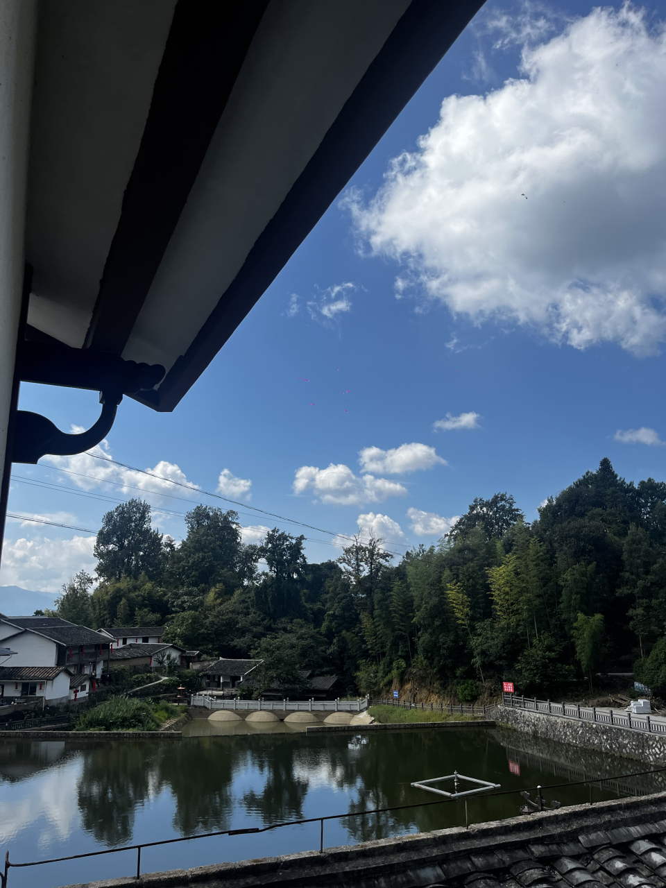 这里是顺昌宝山风景区.有整栋的民宿,风景很美,晚上住在这很清净.