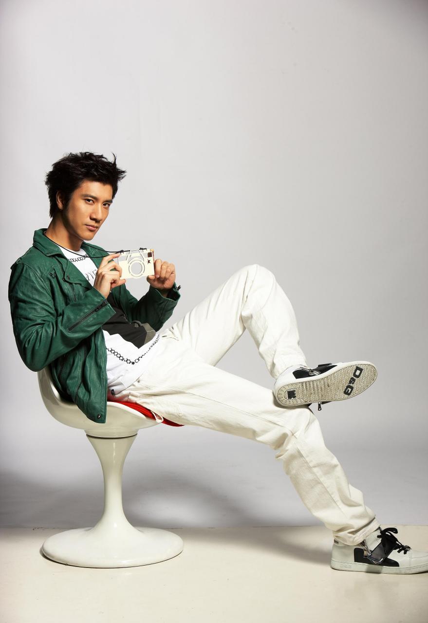 1,#王力宏工作室辟谣声明# 网传王力宏"与他人四人运动"系谣言,发表