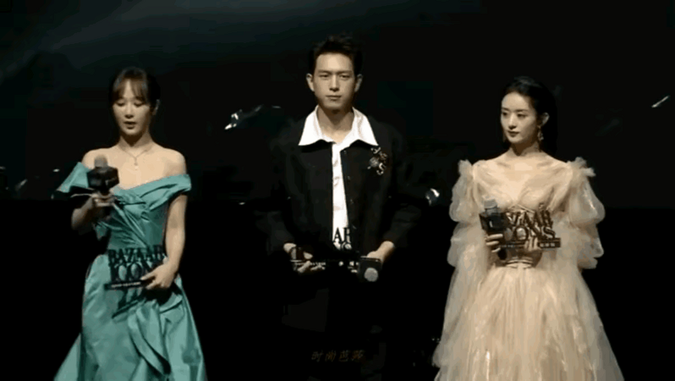 可以dream赵丽颖李现合作一次吗?  两个人同框看上去配一脸.