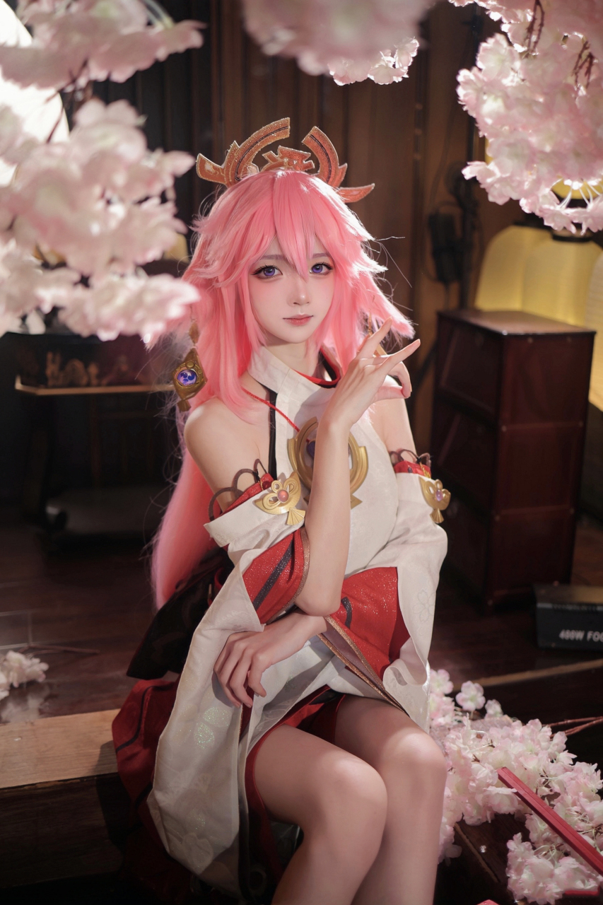 不屑的眼神,心像海底针.八重的手势,映入脑海,拔不出来!