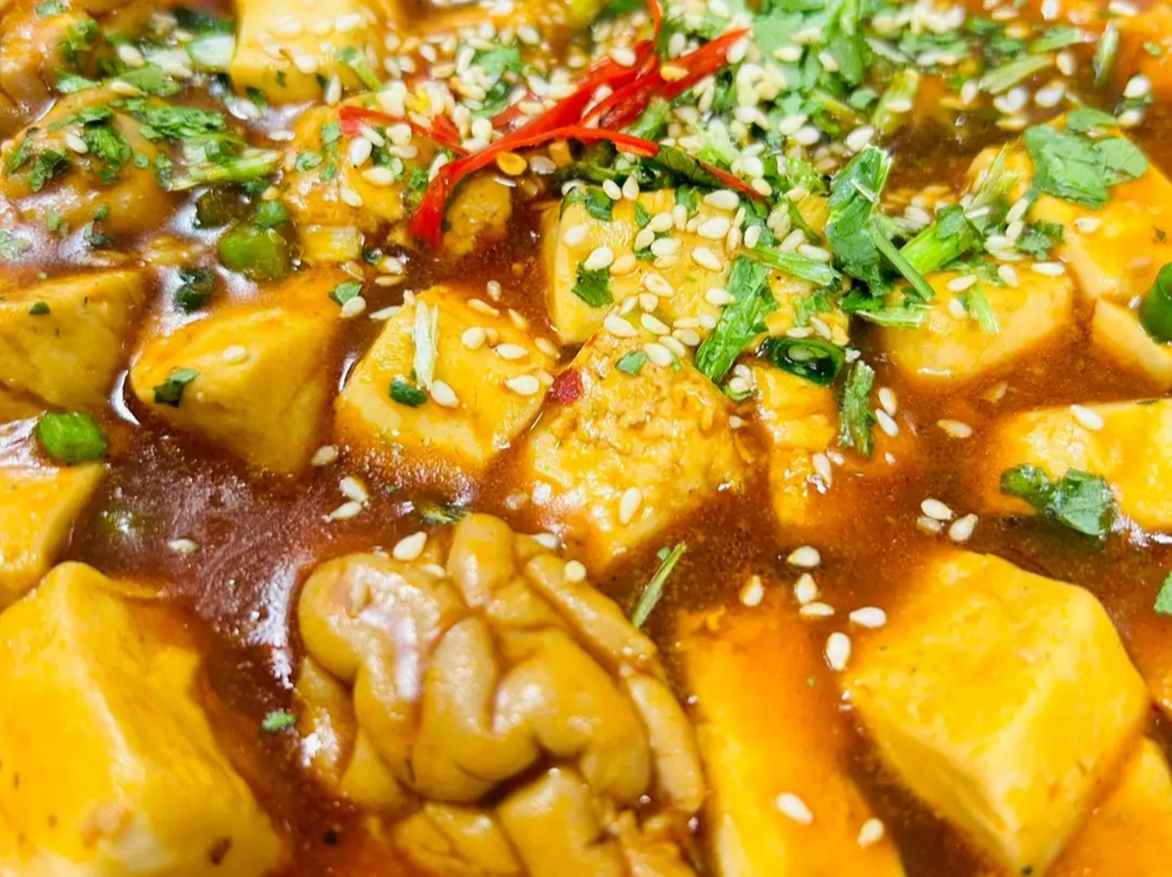 我的美食分享#  麻婆豆腐猪脑花  食材:豆腐一小块,猪脑两副,麻婆