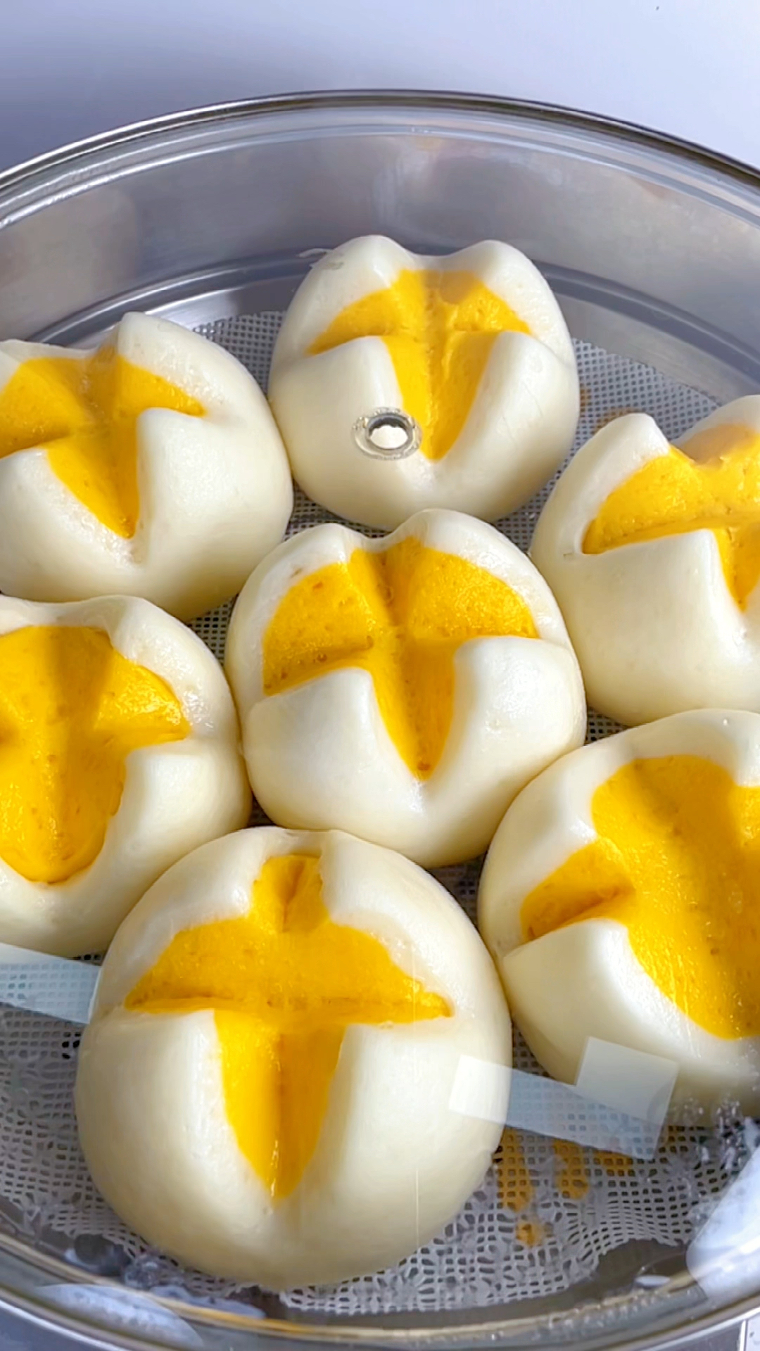 快过年了,一起来蒸双色开花馒头吧!