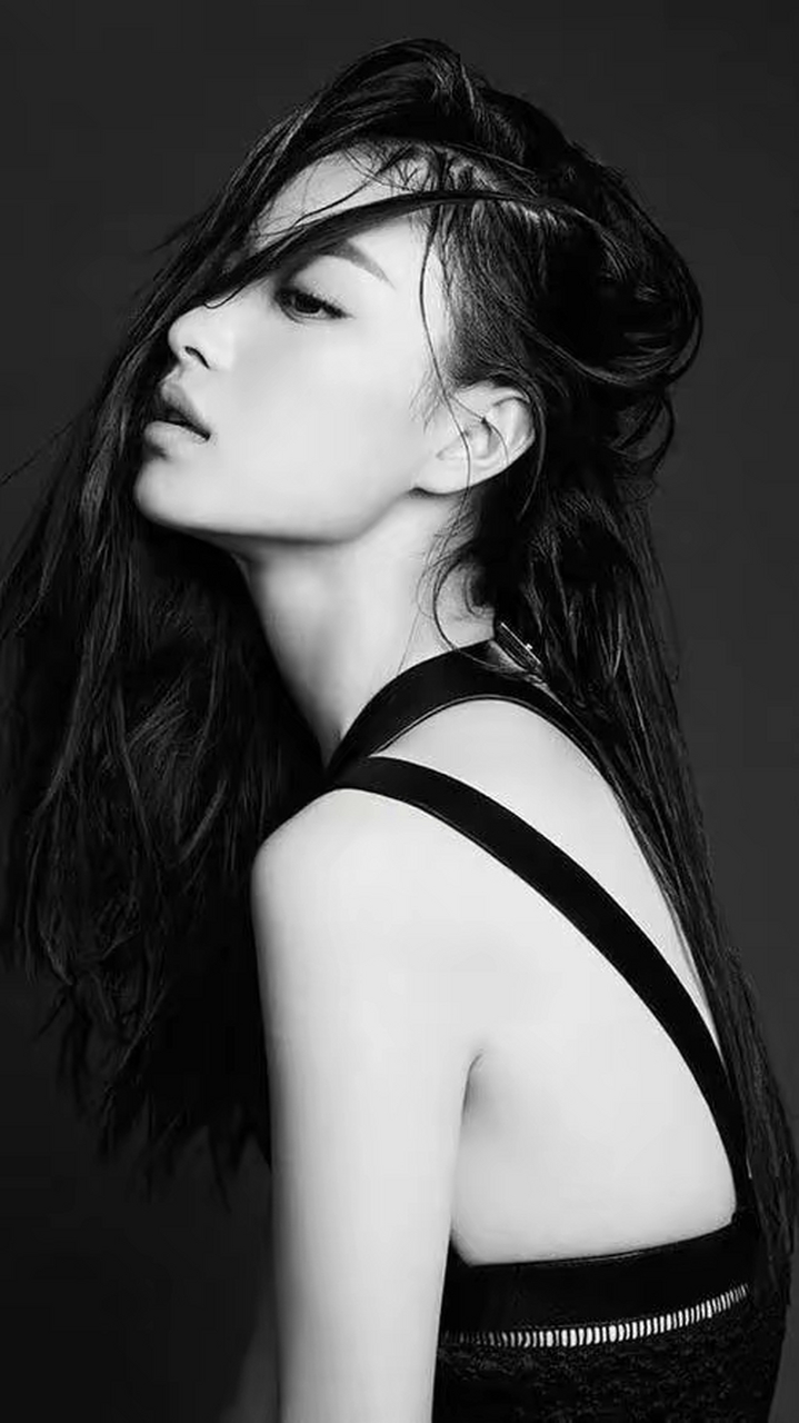 倪妮,风情万种的美女,酷酷的感觉,气质拿捏的到位