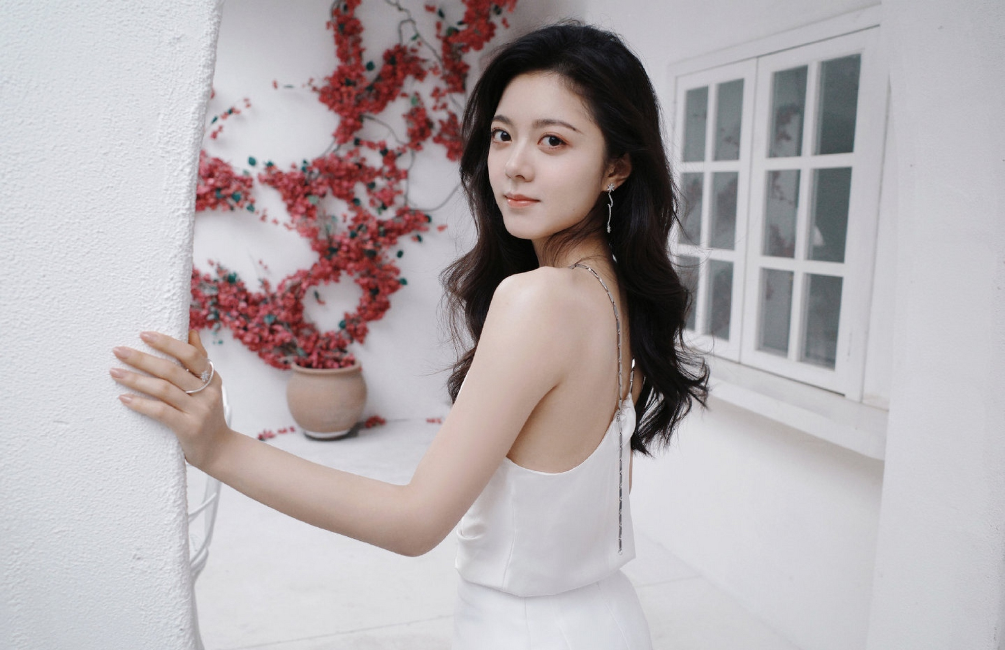 赵今麦白色短裤穿搭,青春活力#赵今麦