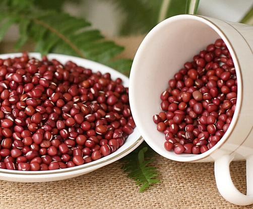 红豆莲子陈皮煮一煮,很多人不知道有什么用,没想到这么神奇